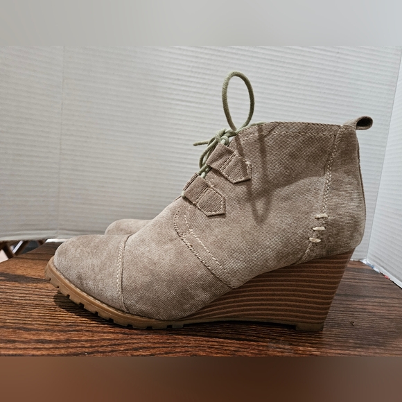 Rampage Krispy Wedge. (C) - Picture 3 of 6